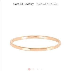 Catbird classic hammered ring (midi)